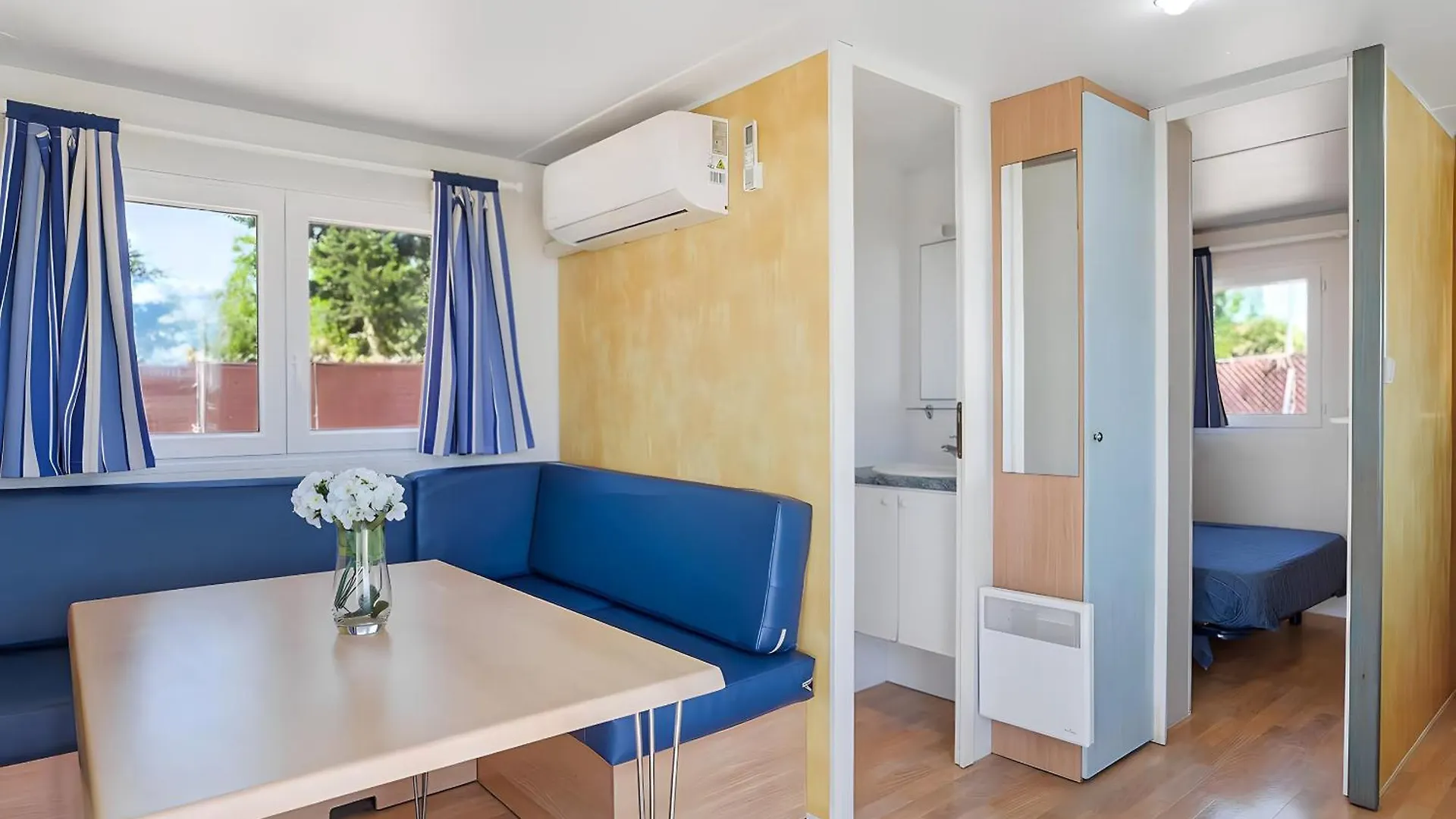 مكان تخييم Bungalows Cerca De La Playa Con Piscina, Jardin كونيل ذي لا فرونتيرا