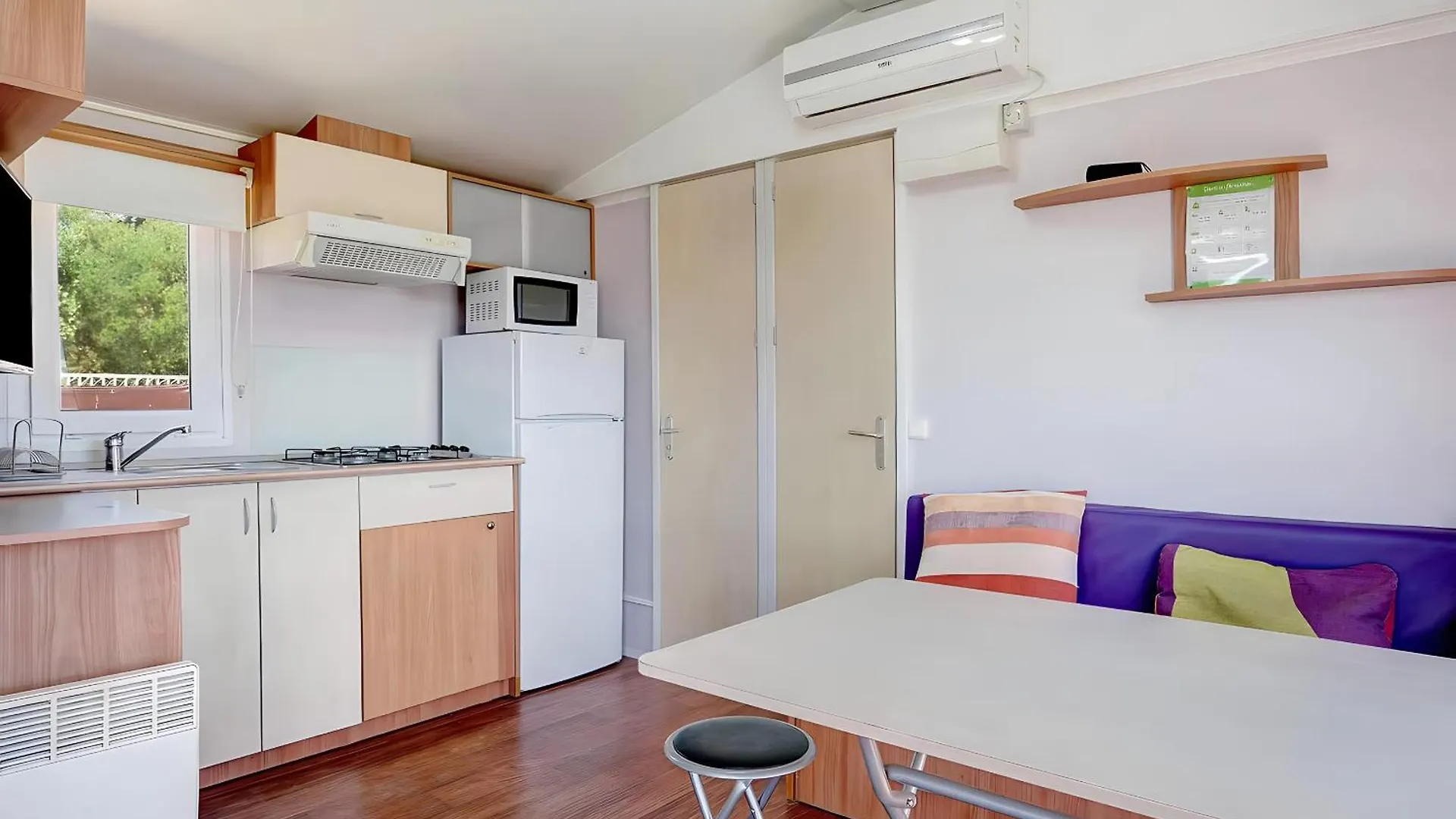مكان تخييم Bungalows Cerca De La Playa Con Piscina, Jardin كونيل ذي لا فرونتيرا إسبانيا