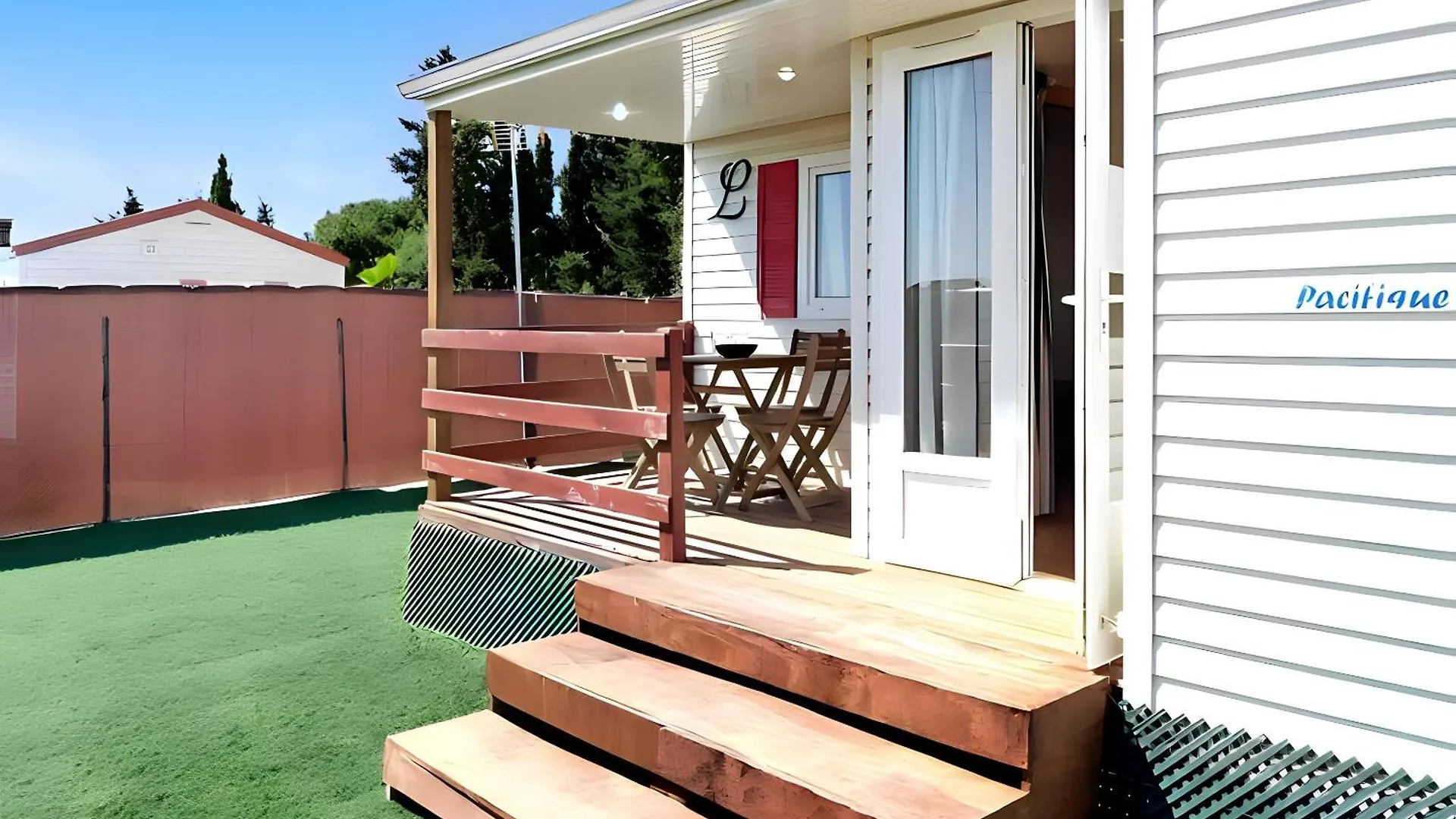 مكان تخييم Bungalows Cerca De La Playa Con Piscina, Jardin كونيل ذي لا فرونتيرا