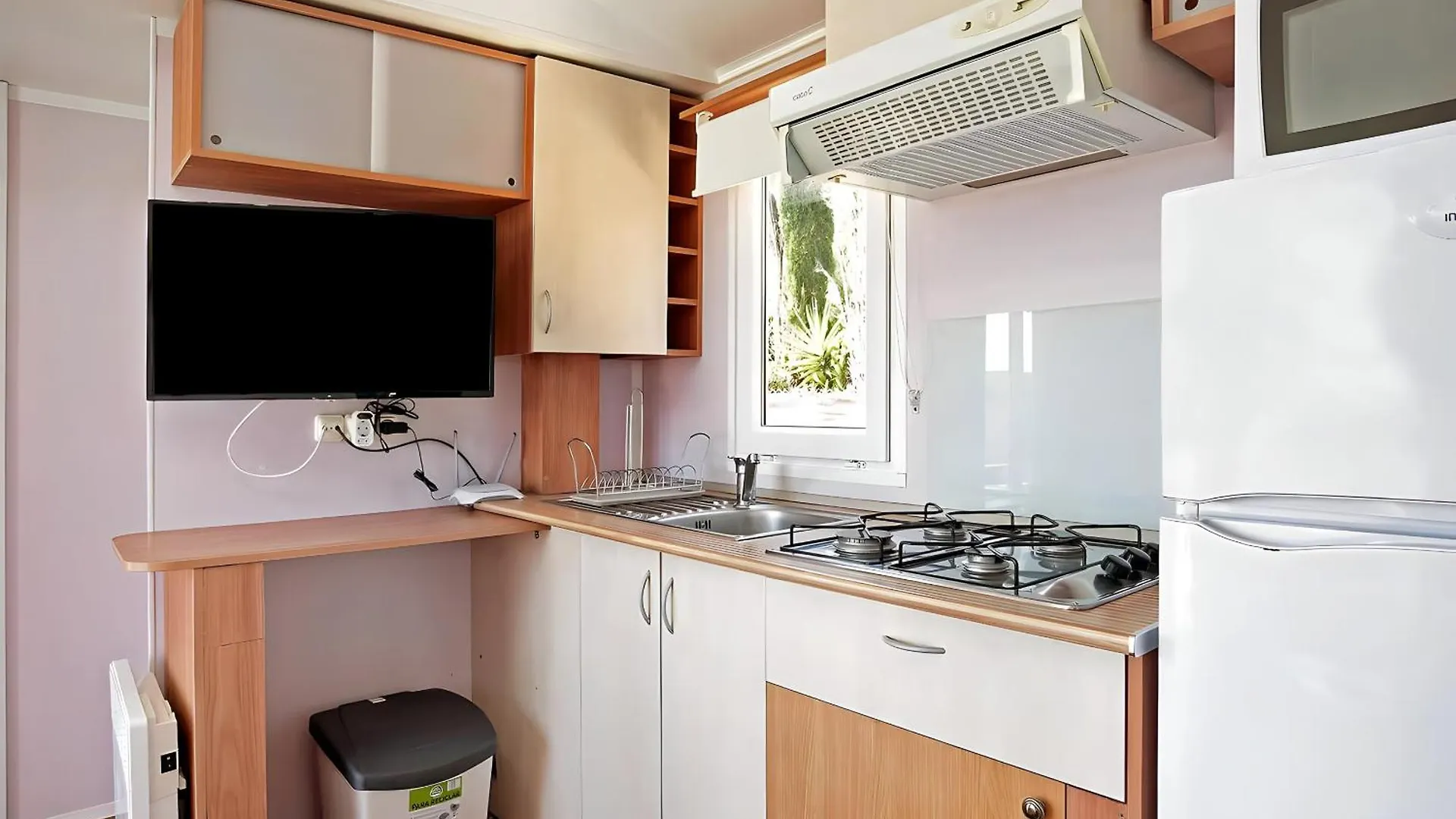 مكان تخييم Bungalows Cerca De La Playa Con Piscina, Jardin كونيل ذي لا فرونتيرا